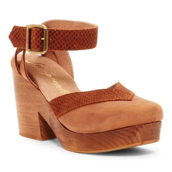 free people walk this way clog
